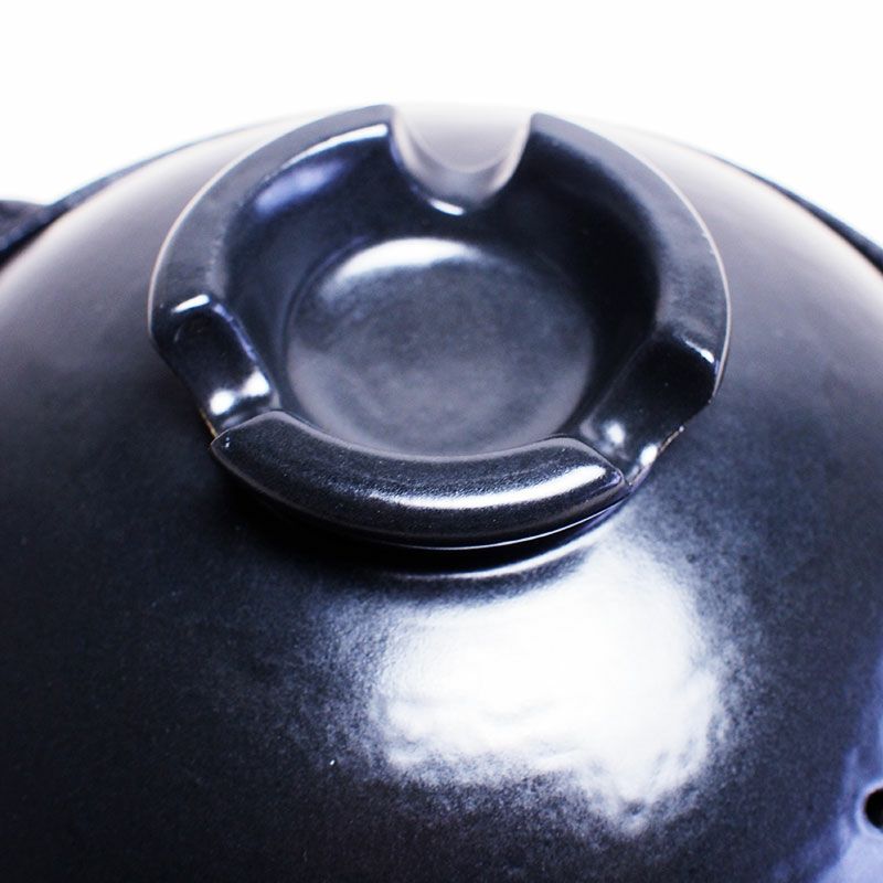 かき落としの技法が味わい深い風合いをだしています