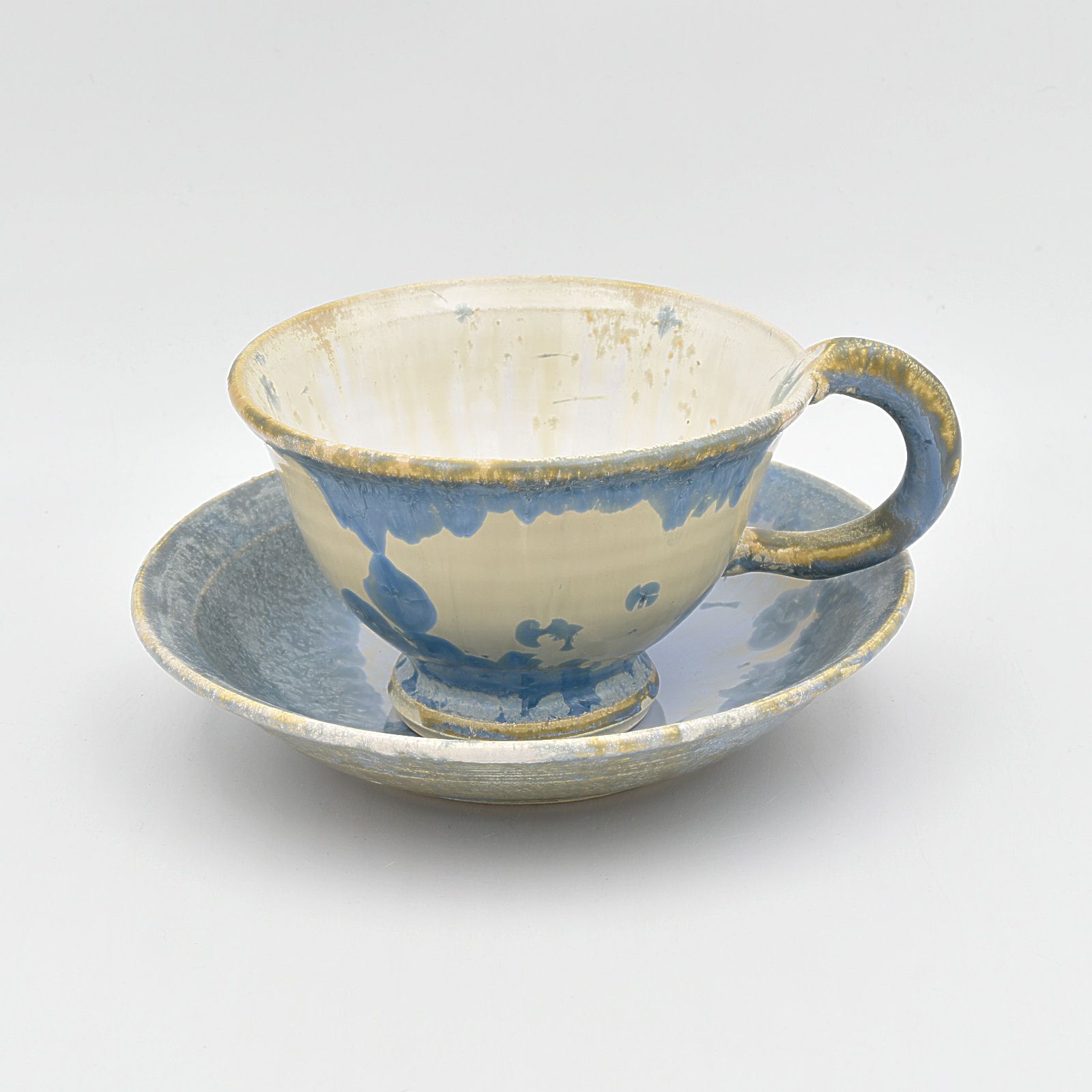 民藝のうつわって - ウツワヤ、シロオサ 足付き叩き模様角皿　【民藝　和　陶器　手仕事　焼物】