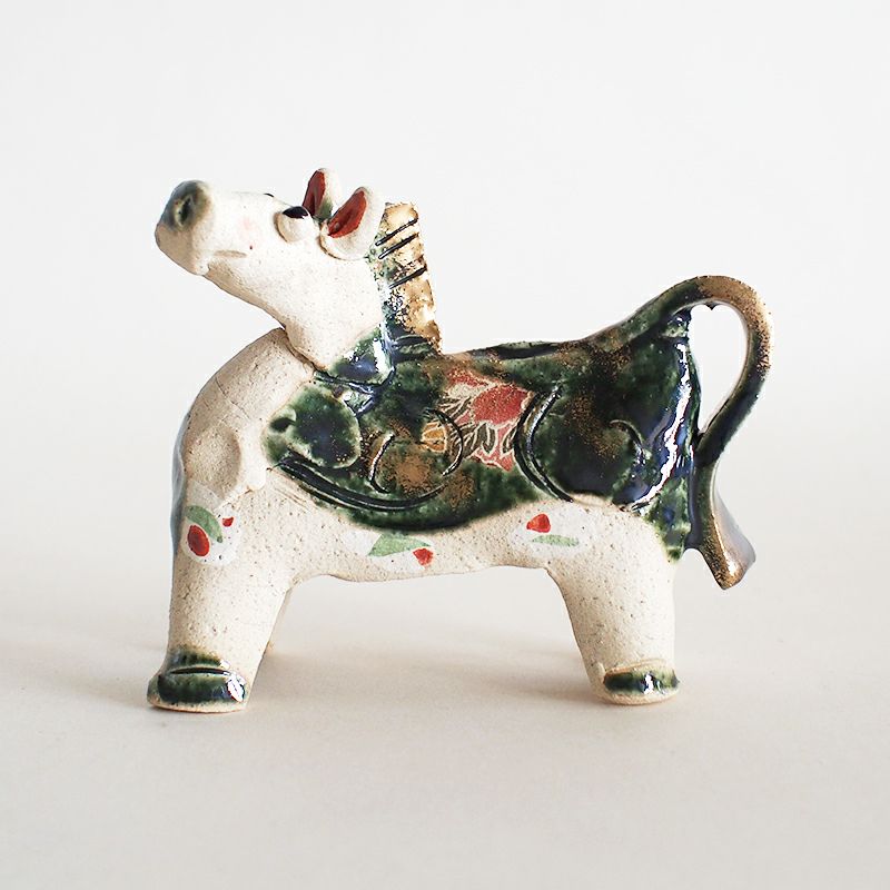 ひとつひとつ手作りのため、表情・色・大きさなどに違いがあります