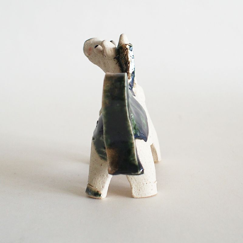 しっぽが躍動的です