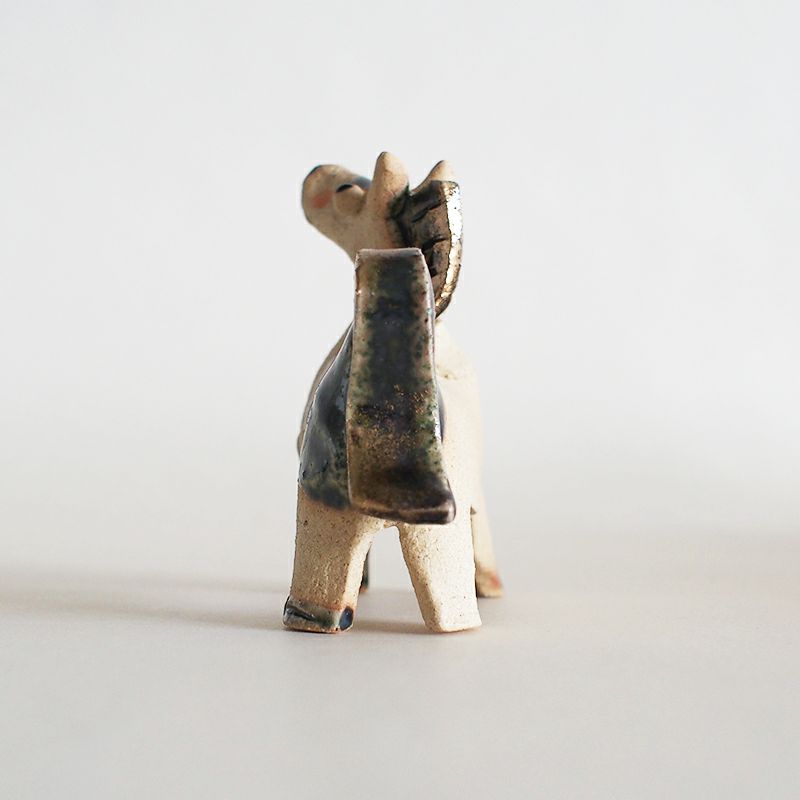 くるんとしっぽもかわいい馬です