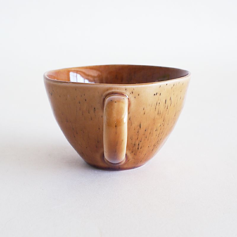 シンプルな形状のカップです