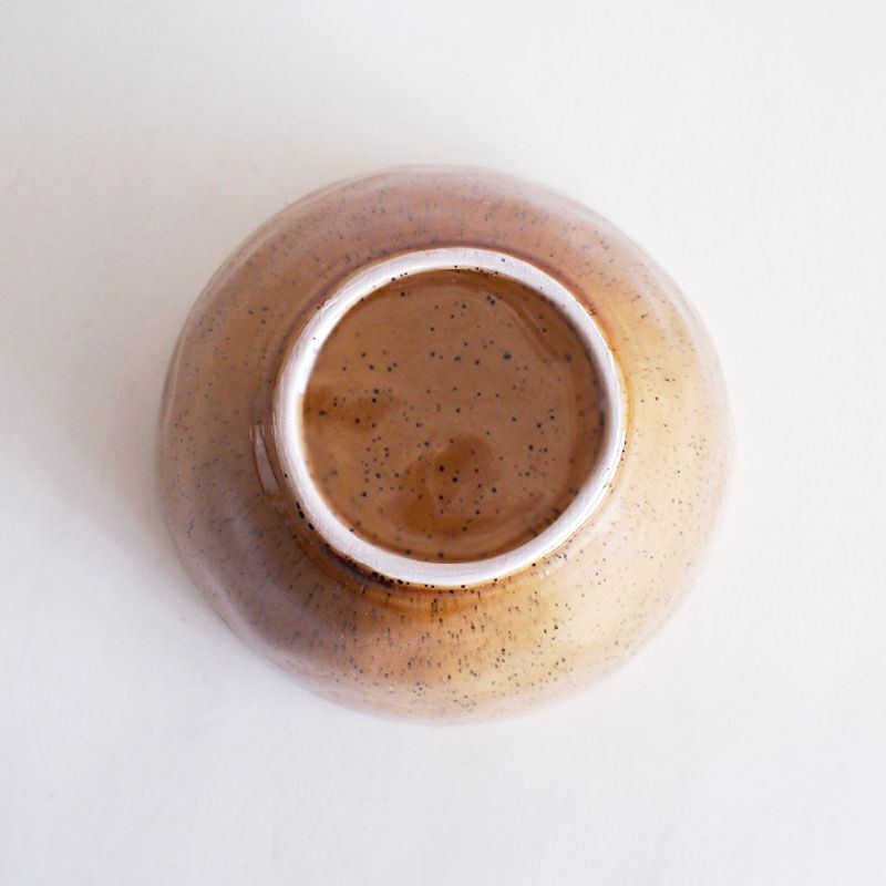 シンプルな形状で使い勝手のよいうつわです