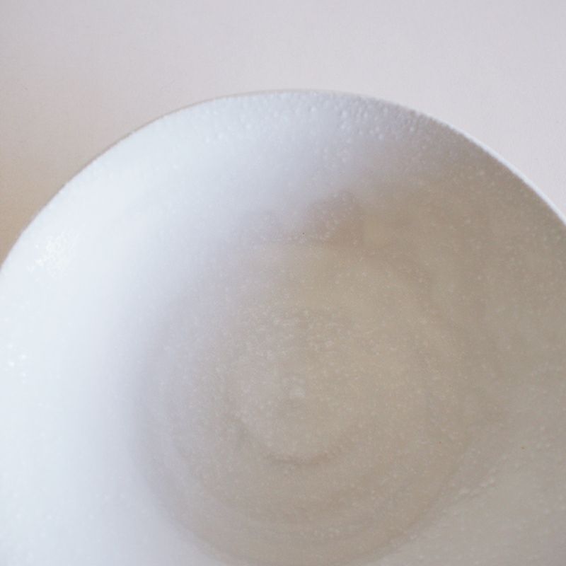 手触りのよい凹凸のある釉薬です