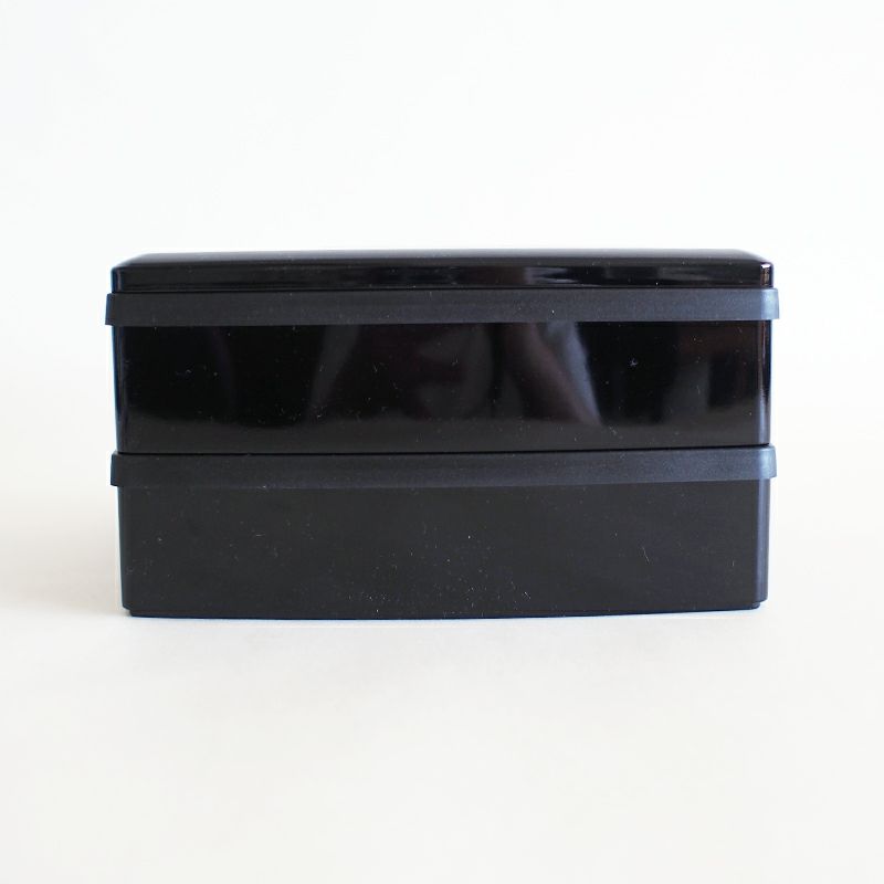 胴張（どうばり）と呼ばれる、側面がふっくらと丸みを帯びた形をしています