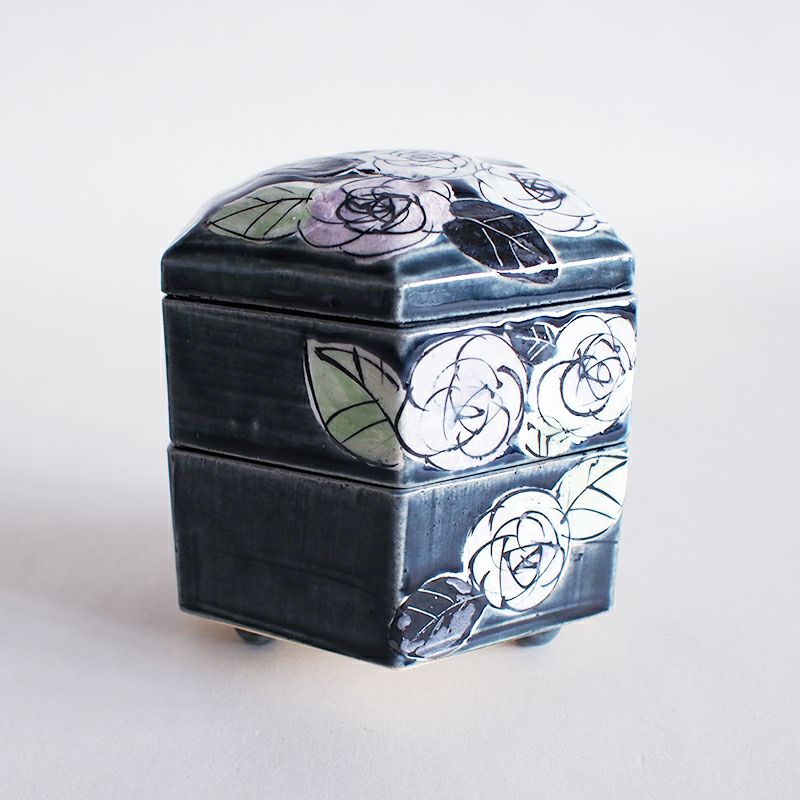 美濃焼の窯元、武山窯の器です