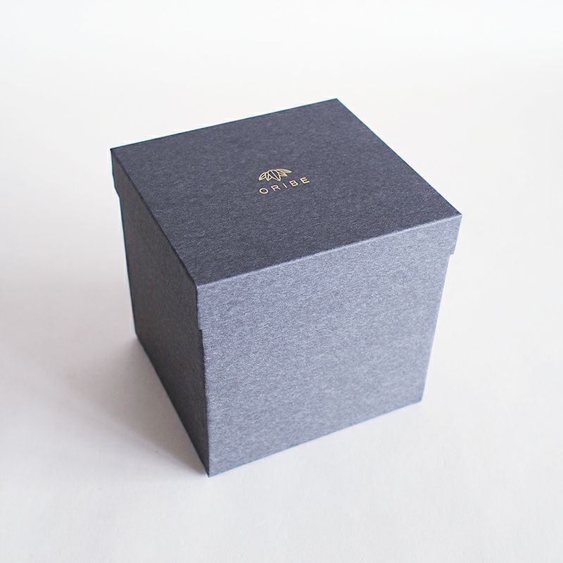 織部オリジナルの化粧箱に収められます