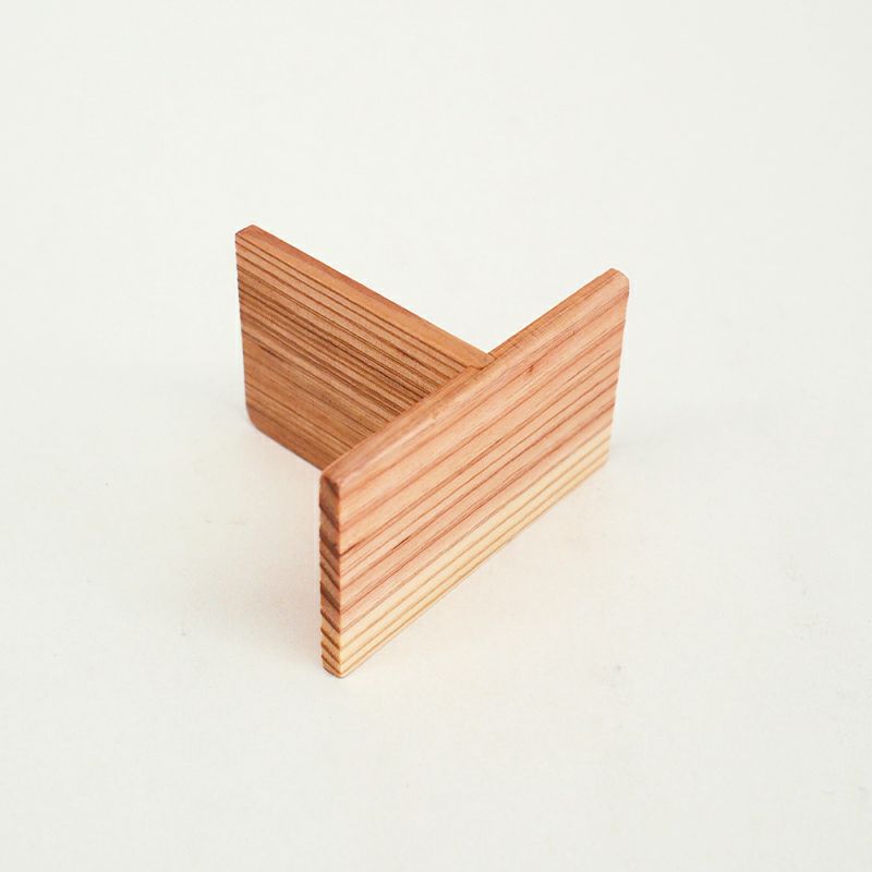 仕切り板がついているのでご飯とおかずが分けられます