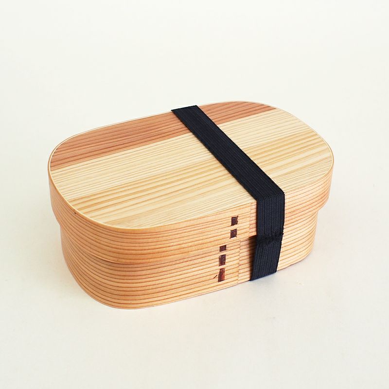 木の香りと温かなぬくもりを感じる一段木製のランチボックスです