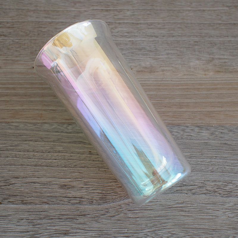 軽くて持ちやすく、手にしっくりと馴染む形状です