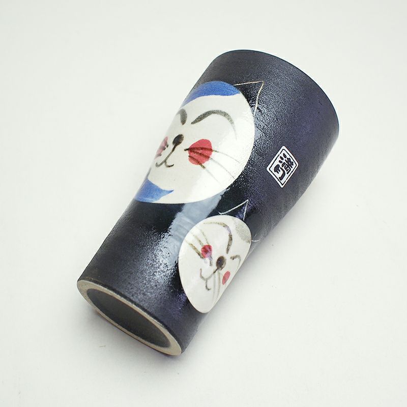 シンプルなフォルムで愛着の湧くカップです