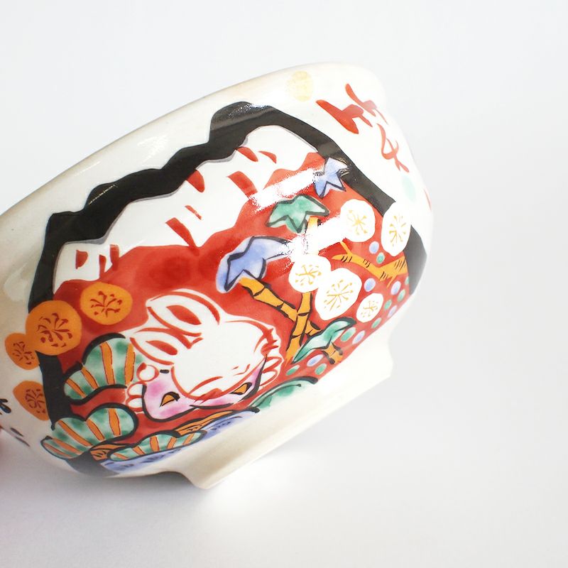 赤富士は「厄除け」「商売繁盛」「願望成就」などの縁起があるとされ、めったに見られないことから幸運をもたらすと信じられています。