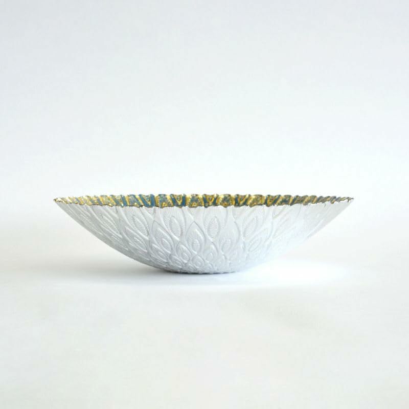 裏側は煌びやかなシルバーです