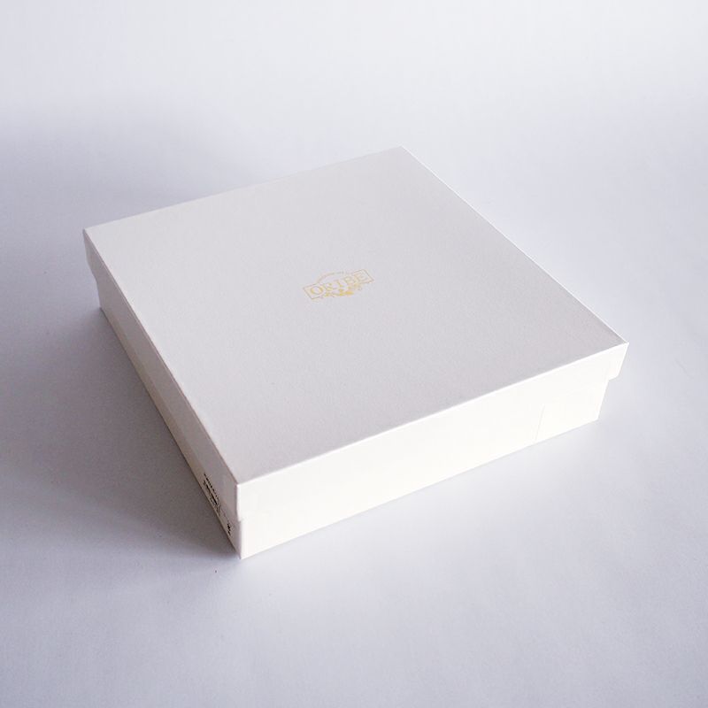 化粧箱に収められ贈り物に最適です