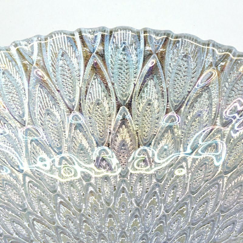 孔雀が羽を広げたような装飾が美しい