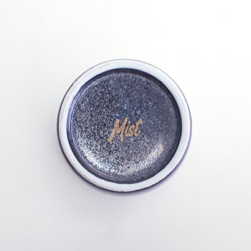 有田焼の窯元である陶悦窯で作られるカップです