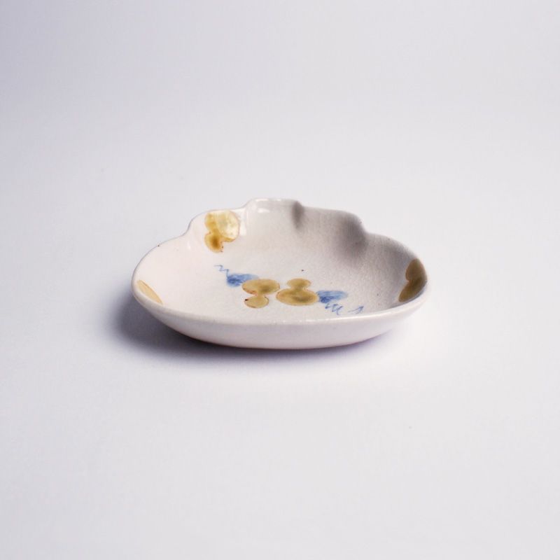 食卓にアクセントとなる器です