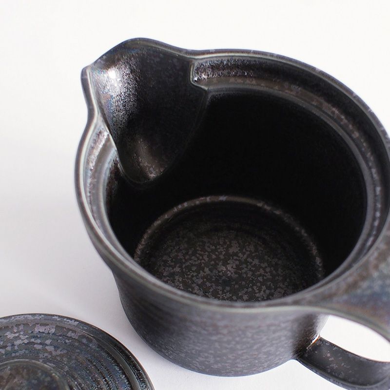 フラットで洗いやすい内側です