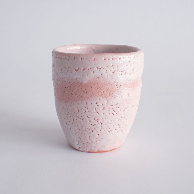 美濃桃山陶を背景とする陶食器ブランド「泥々(でいでい)」の湯呑です