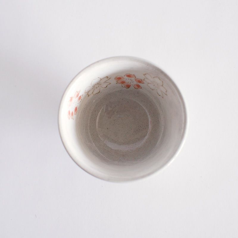 刷毛目が味わい深い風合いを出しています