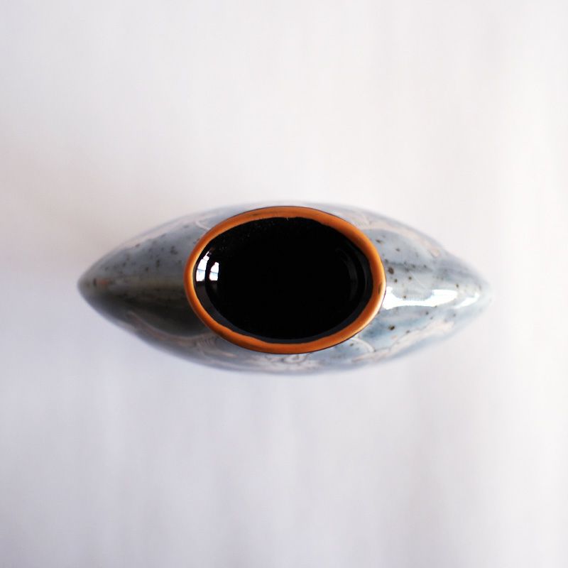 クラシカルなシルエットです