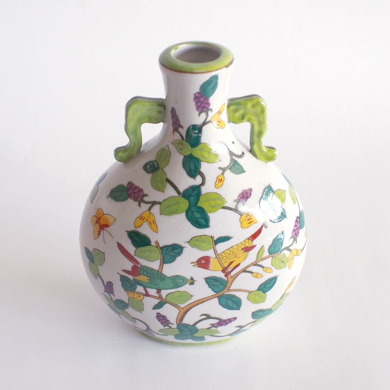 金糸鳥（カナリア）を描いたカラフルな壷です