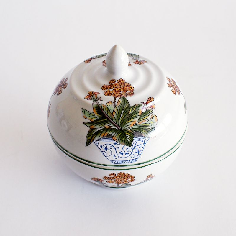 エキゾチックな雰囲気の小物入れです