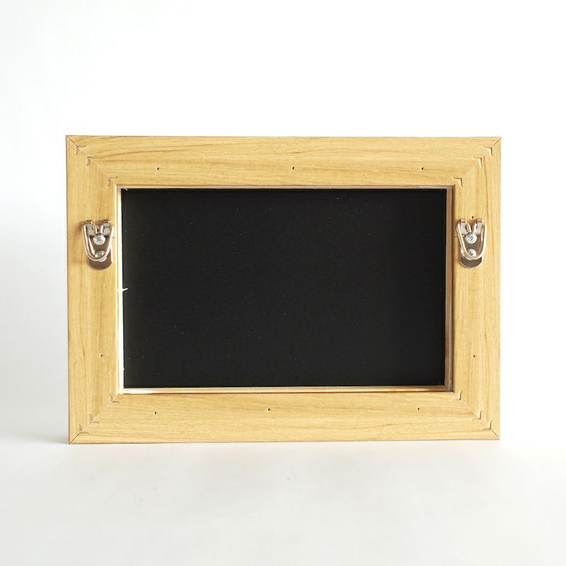 ポリスチレン製の木目調フレームです