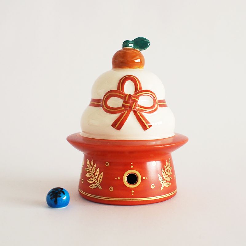 幸兵衛窯　赤絵鏡餅（青釉丸札付）