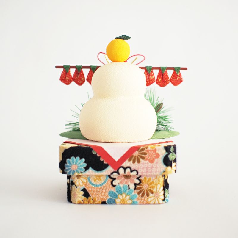 鏡餅は神様を迎えるために供えるお供物です