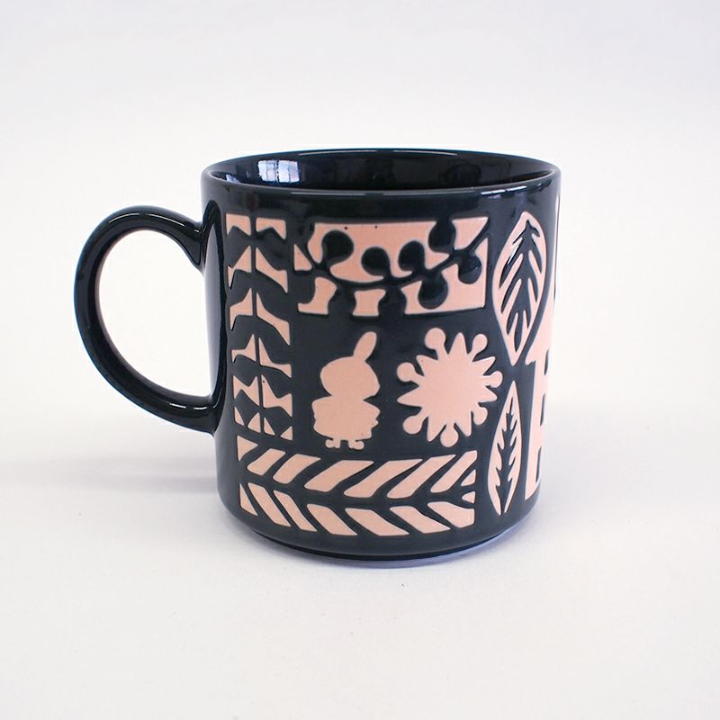 シルエットはマット感のあるイラストです