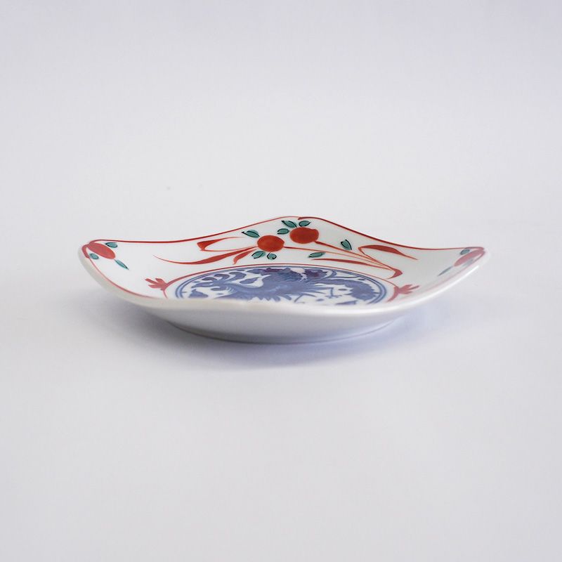 大きめの小皿なので使い勝手のよい器です