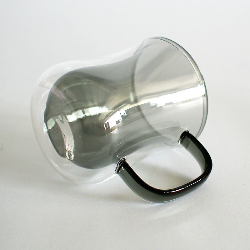 ハンドルも同じグレーです