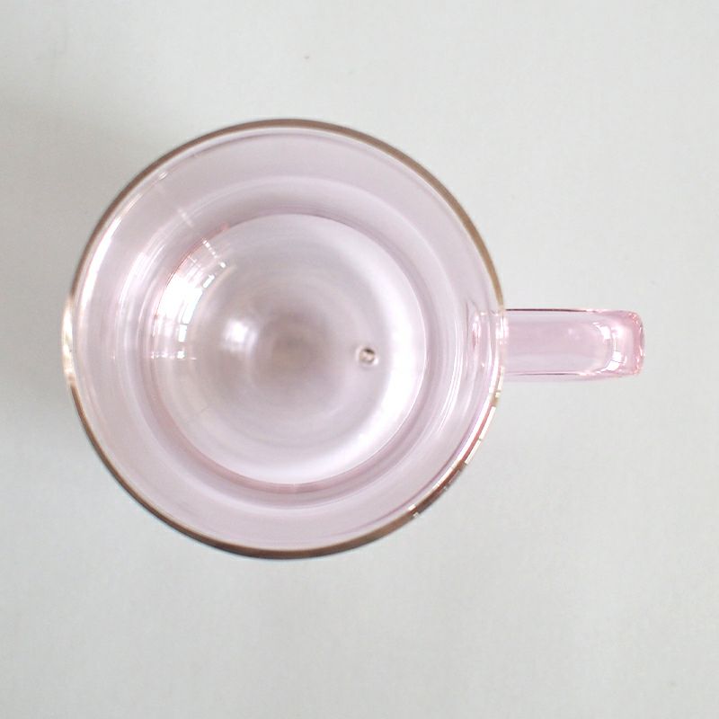 上から見るとピンクに見えます