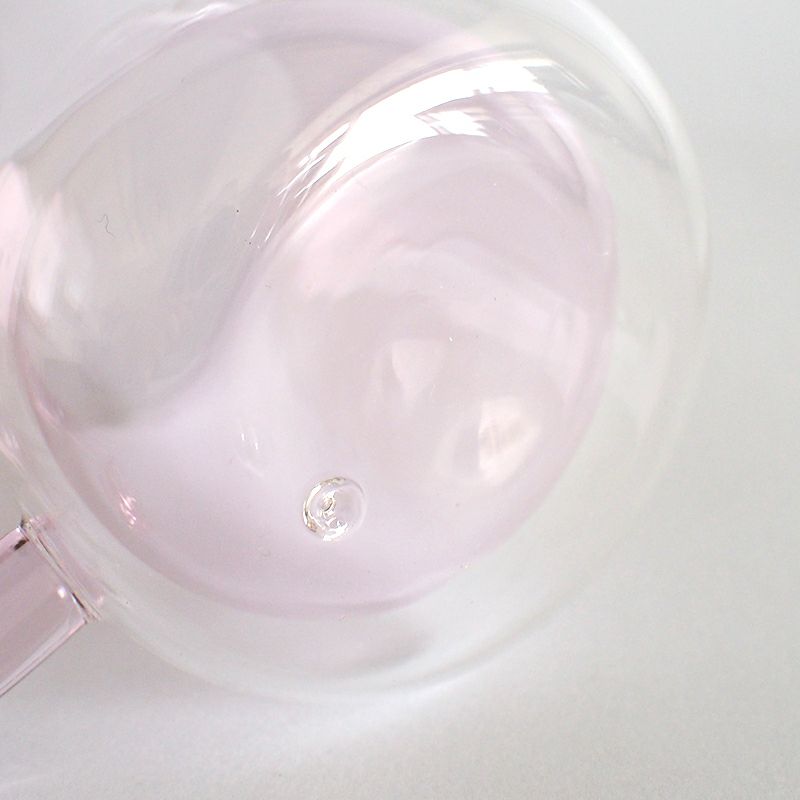 二層になっているので結露しにくく熱さも伝わりにくいです