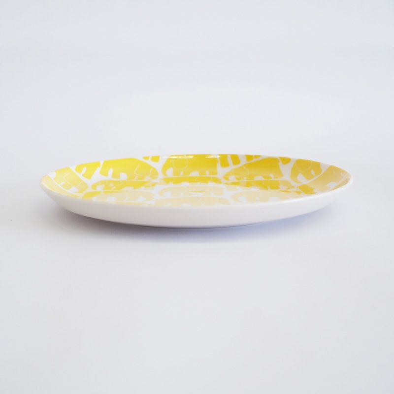 デザートなどが映えるデザインです