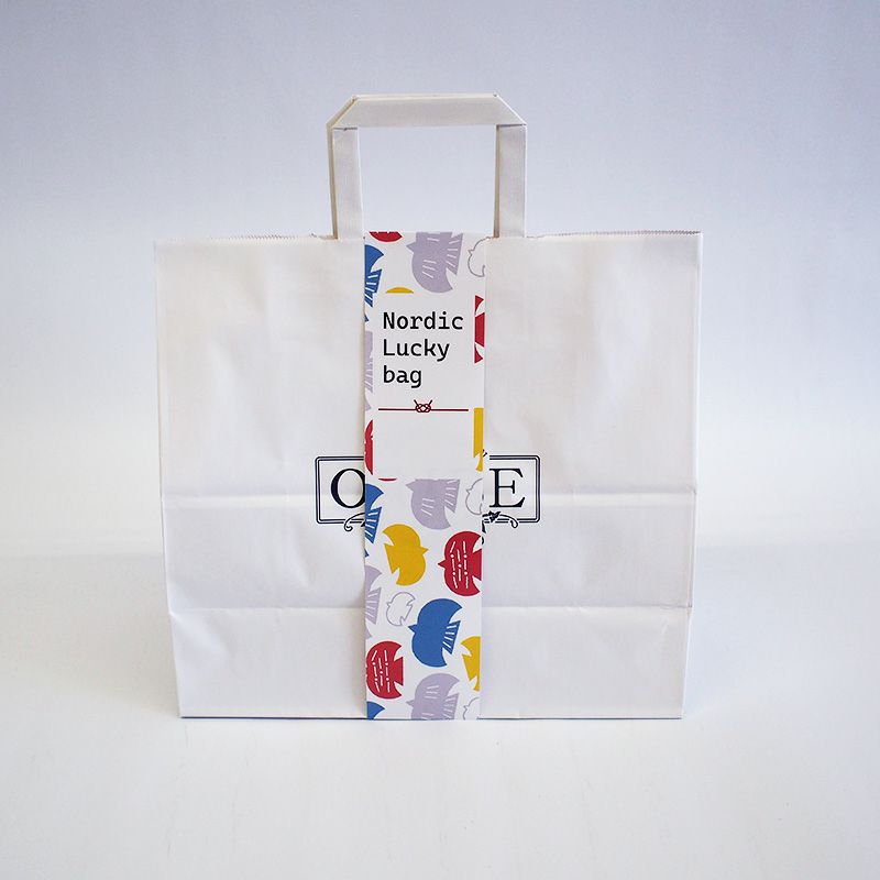 LUCKY BAGオリジナルのタスキが掛けられます