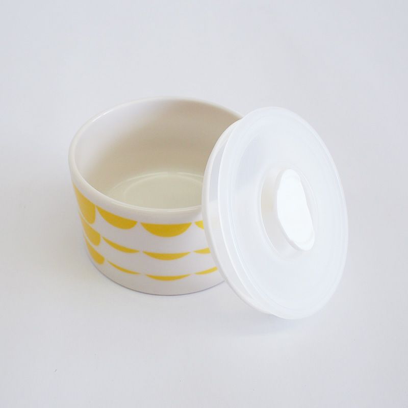 電子レンジ対応で密封できる蓋が付いています