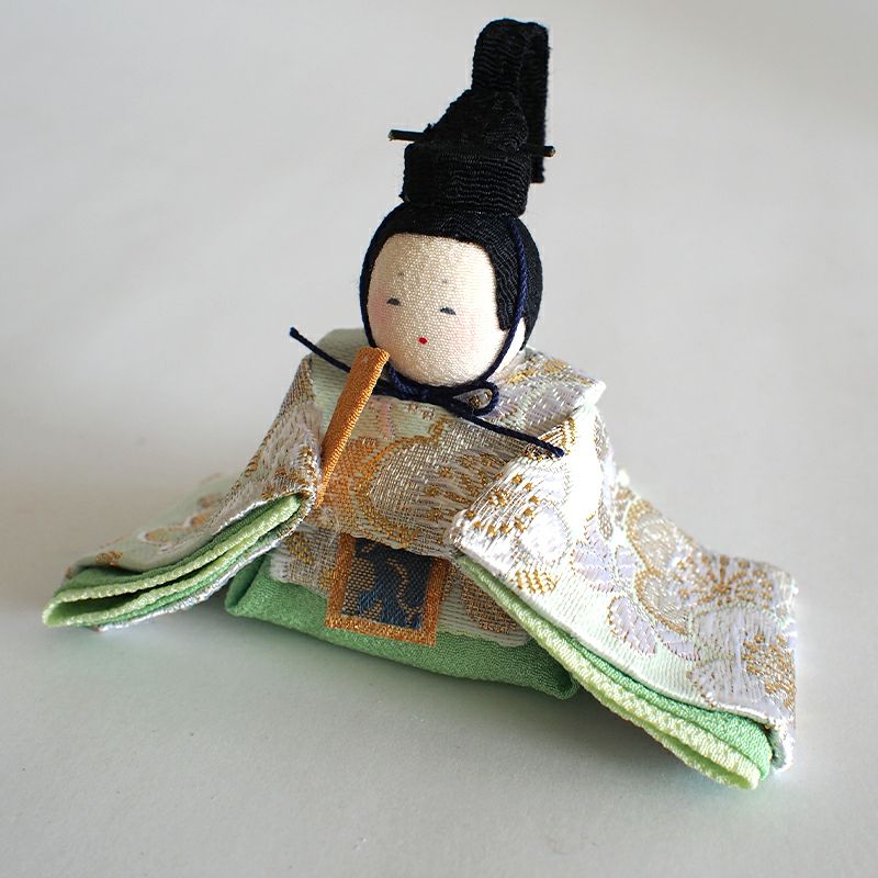 お顔は優しい表情です