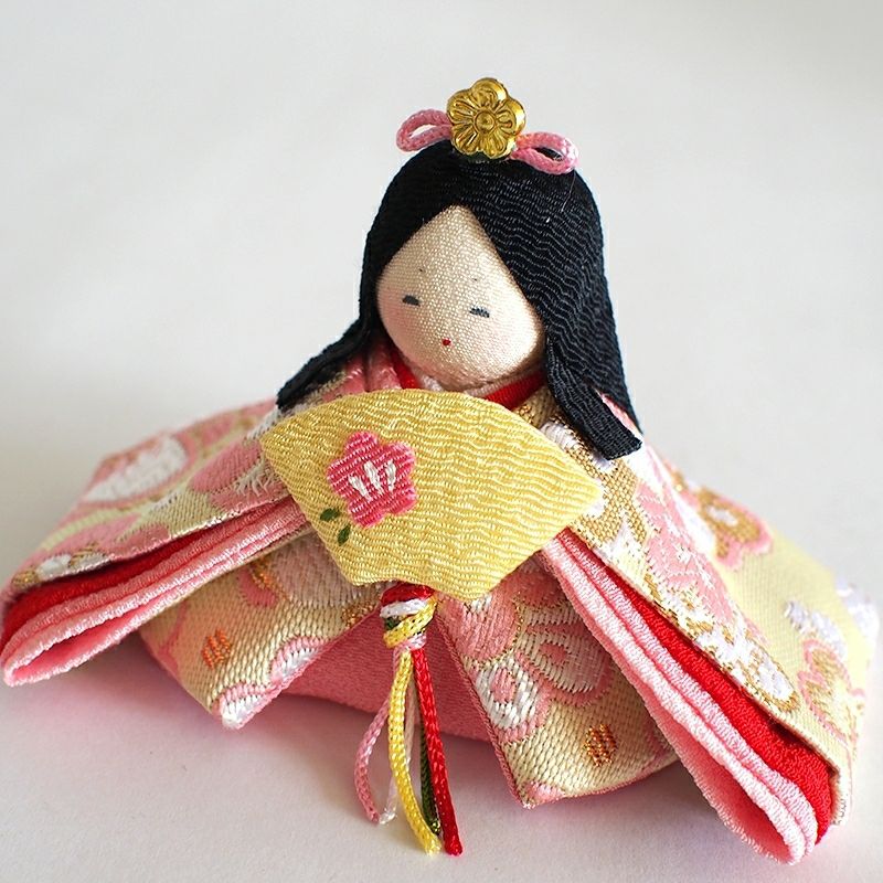 お顔は優しい表情です