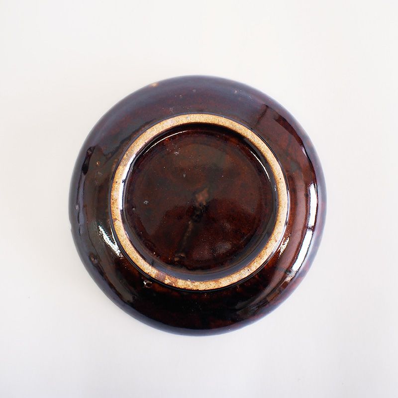飴のような艶が特徴のアメ釉