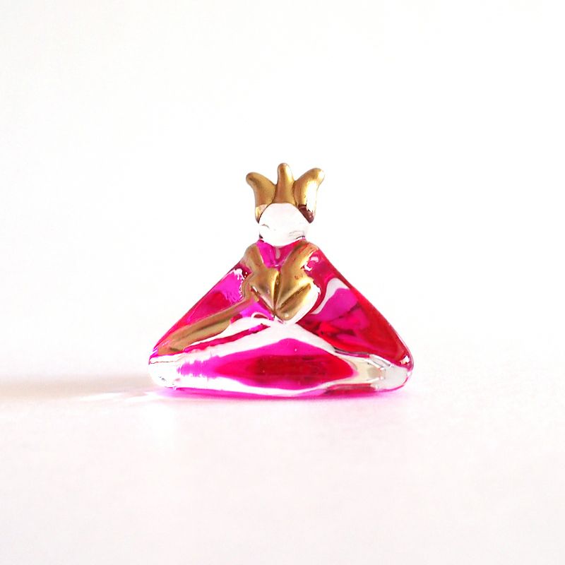 お雛様はピンクの着物