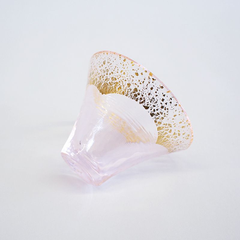 富士山の美しいフォルムで呑むお酒は格別です