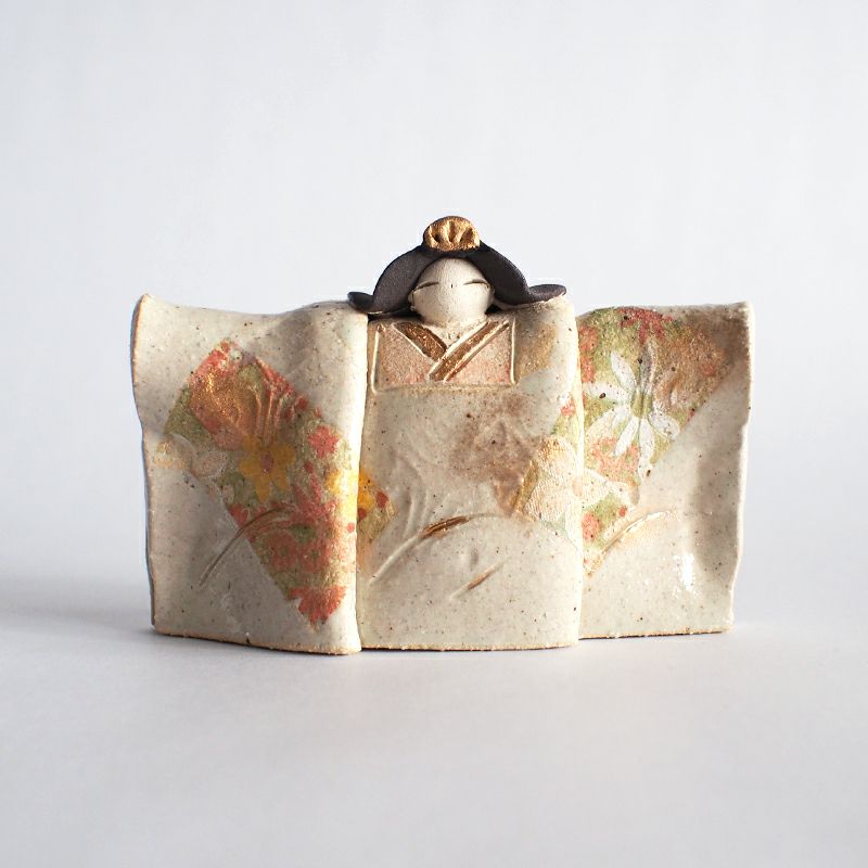 華やかな雰囲気のお雛様です