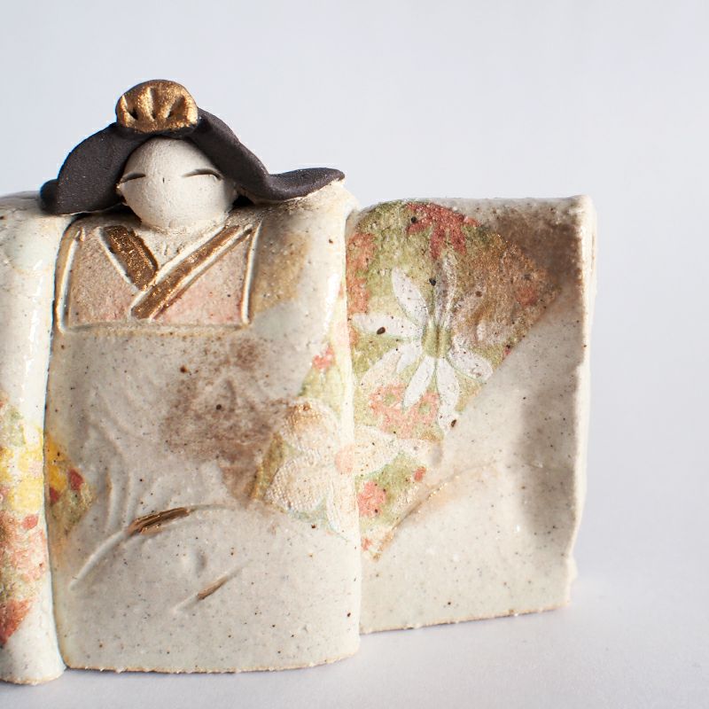 春らしい華やかな気分になる雛人形です。