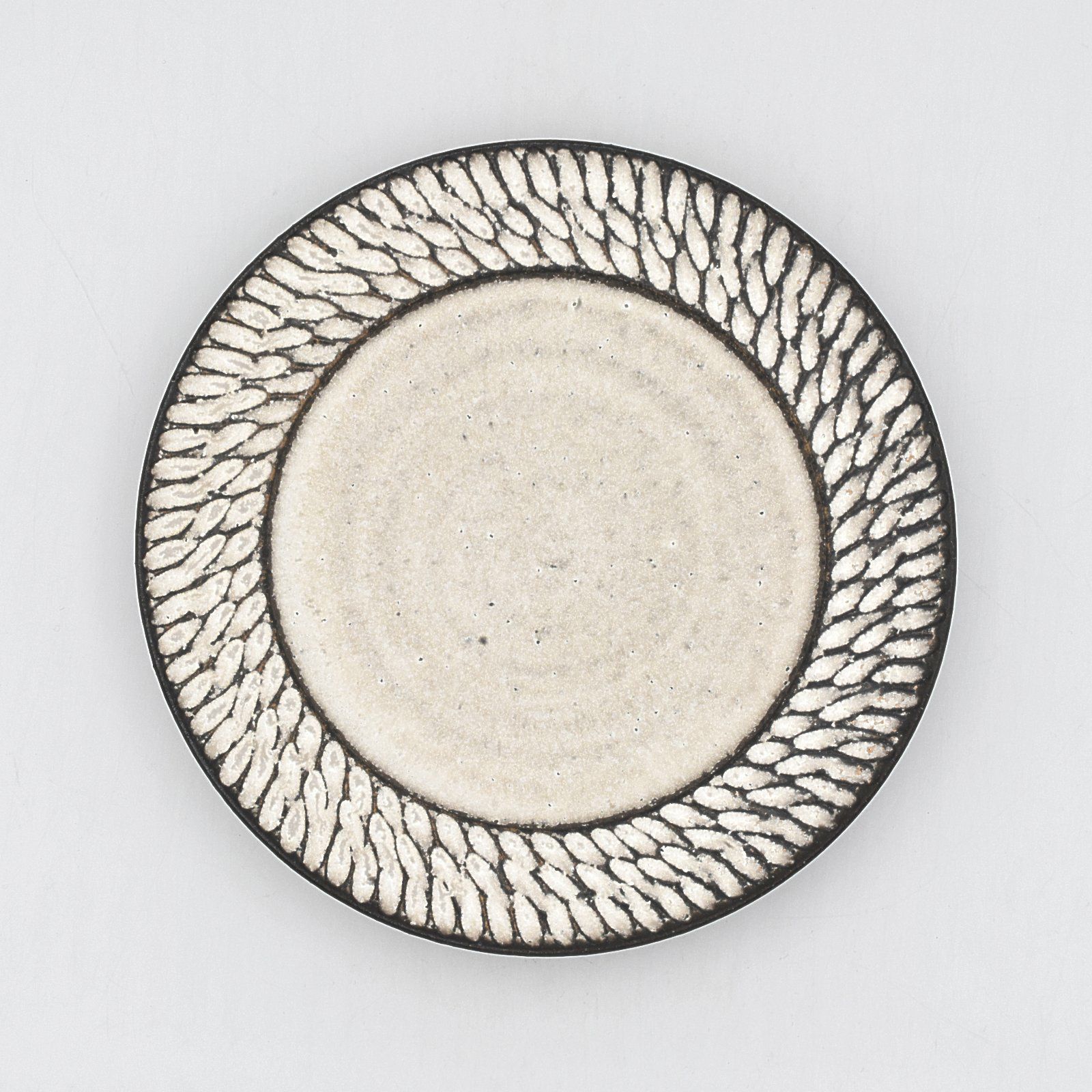 山本雅則さん作　しのぎリム平皿６寸　２枚セット しのぎリム平皿(6寸)｜和食器通販｜織部 Online Store【公式】