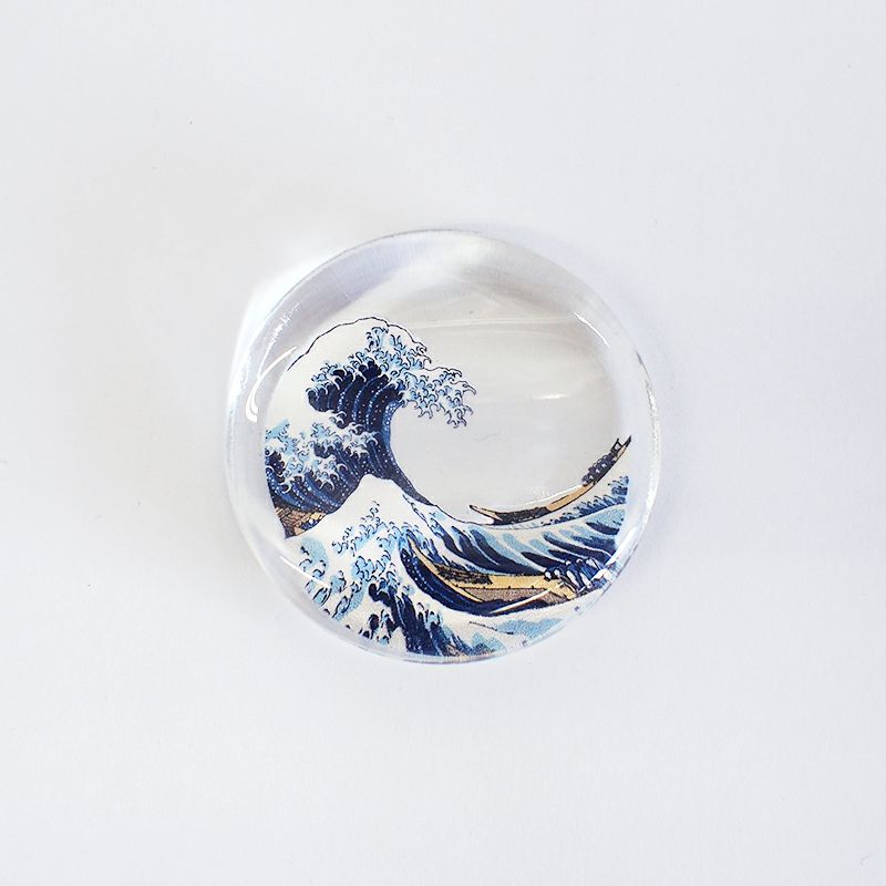 神奈川沖浪裏をデザインしたガラス製の箸置きです